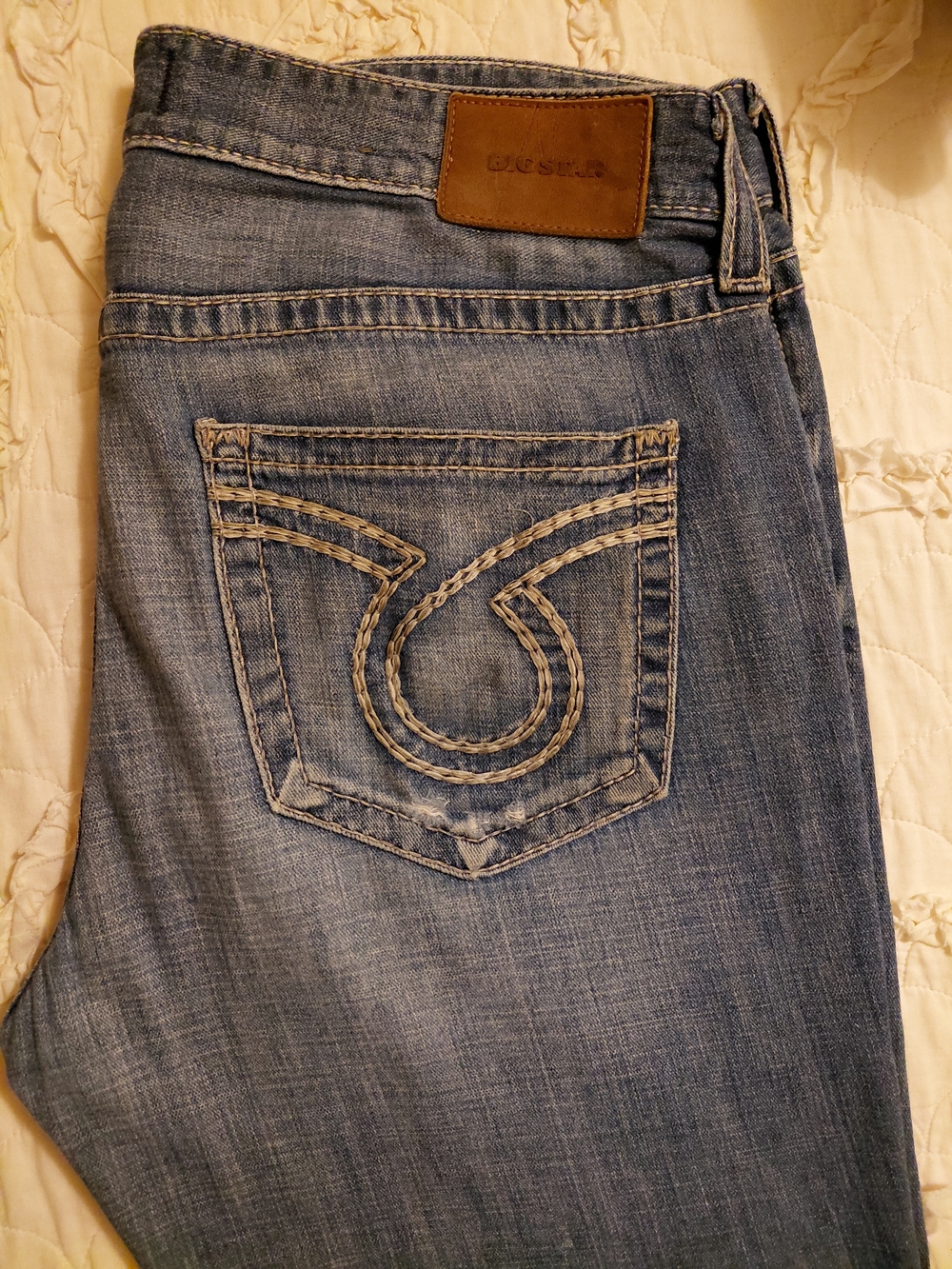 Big Star Men’s Light Blue Straight Jeans with Embroidered Back Pocket